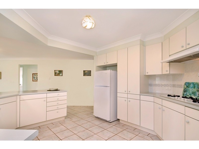 11 Walch Avenue, Bateau Bay NSW 2261