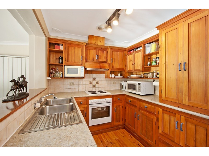 102 Turpentine Street, Wyoming NSW 2250