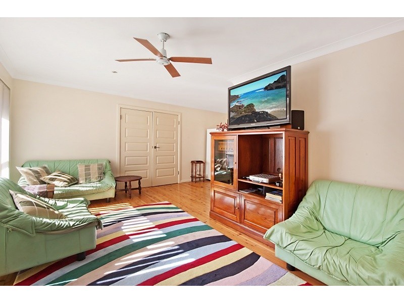 102 Turpentine Street, Wyoming NSW 2250