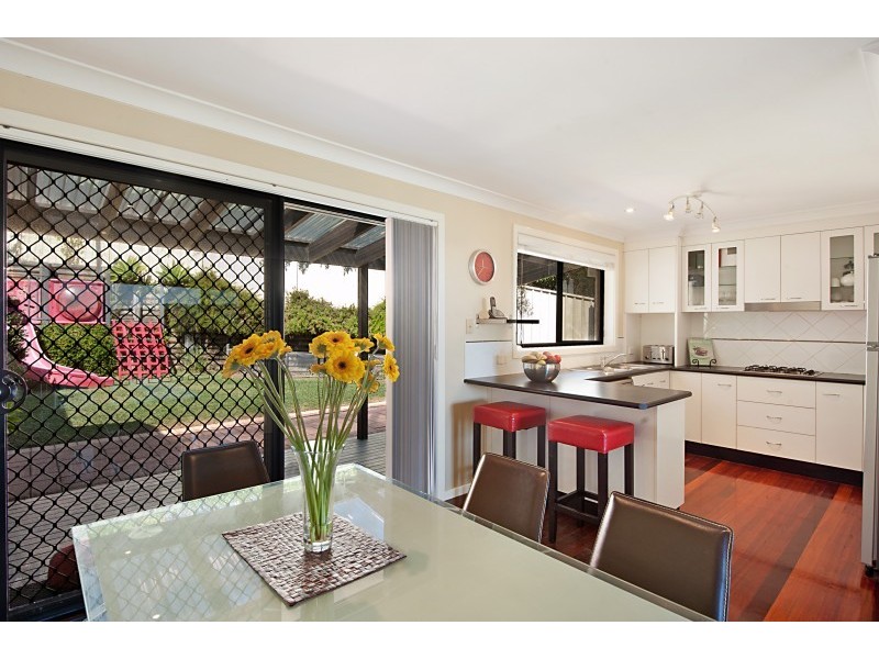 15B Lowanna Ave, Forresters Beach NSW 2260
