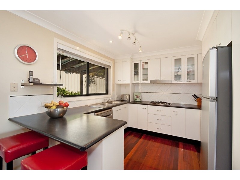 15B Lowanna Ave, Forresters Beach NSW 2260
