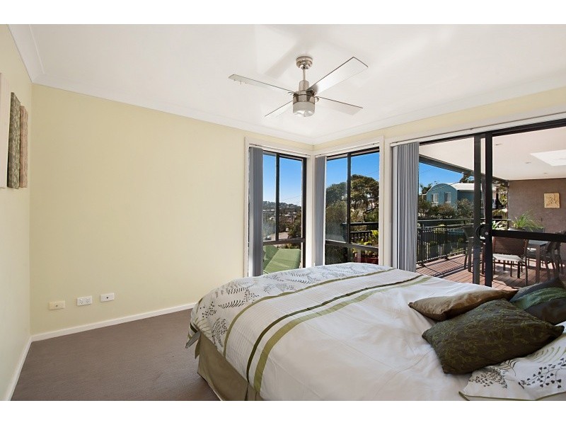 15B Lowanna Ave, Forresters Beach NSW 2260