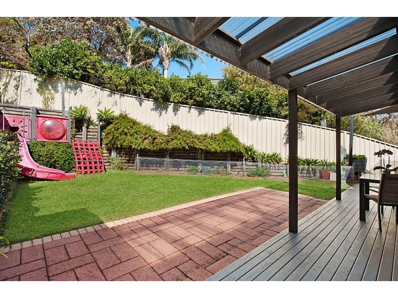 15B Lowanna Ave, Forresters Beach NSW 2260