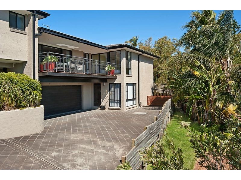 15B Lowanna Ave, Forresters Beach NSW 2260