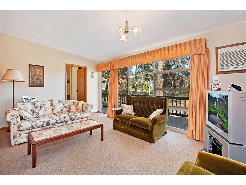 61 Blue Bell Dr, Wamberal NSW 2260