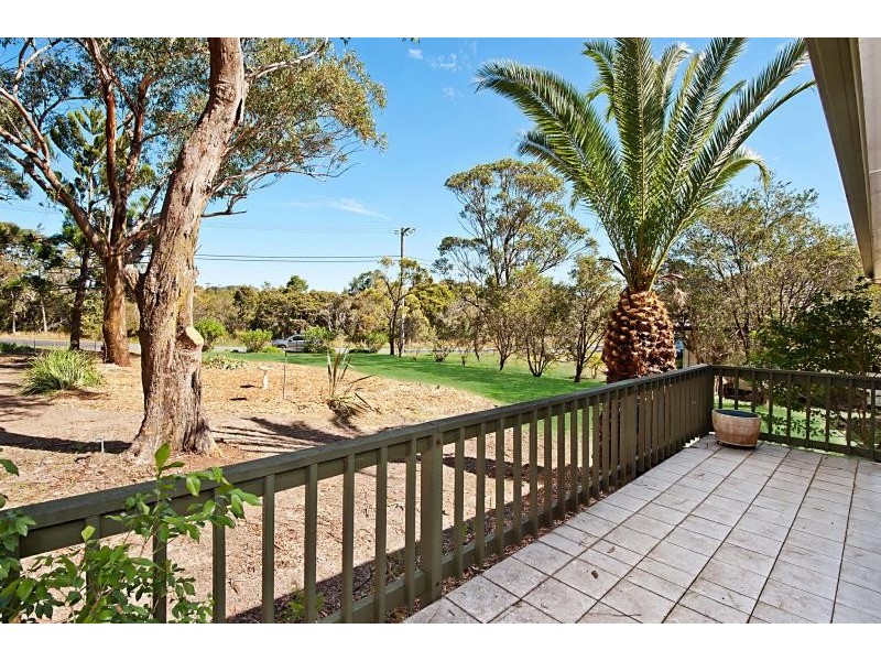 61 Blue Bell Dr, Wamberal NSW 2260