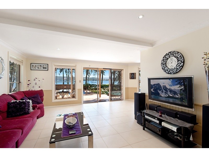 37 Edgewater Avenue, Green Point NSW 2251