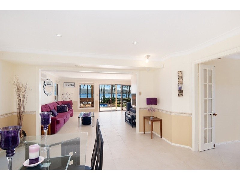 37 Edgewater Avenue, Green Point NSW 2251