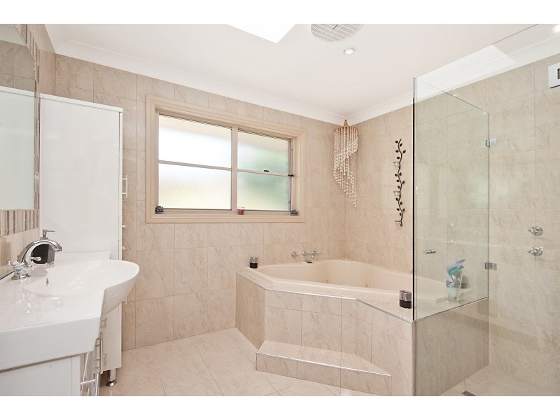 37 Edgewater Avenue, Green Point NSW 2251