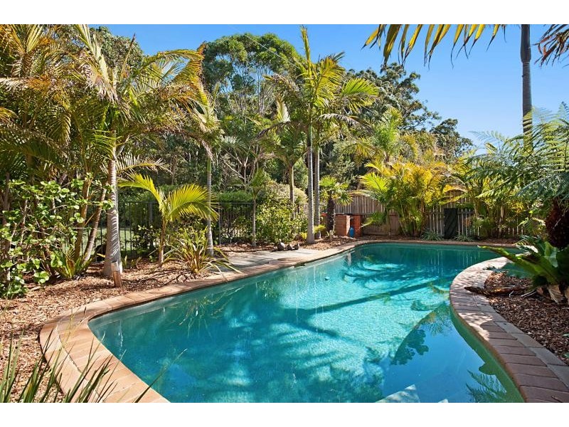 7 Oceanside Cl, Bateau Bay NSW 2261