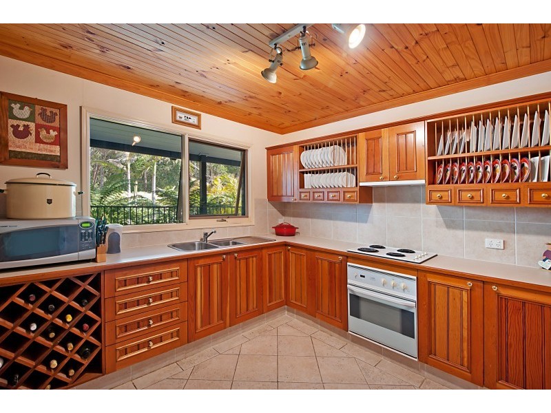 7 Oceanside Cl, Bateau Bay NSW 2261