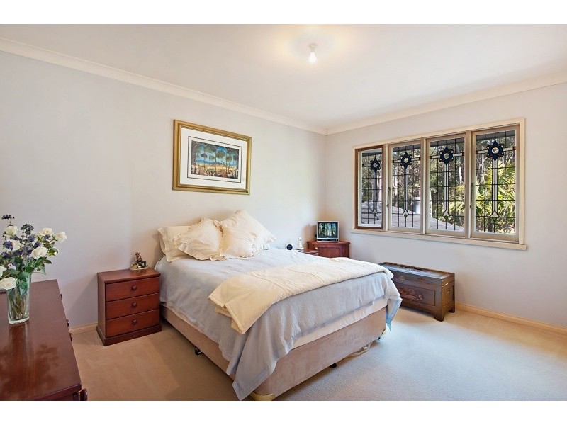 7 Oceanside Cl, Bateau Bay NSW 2261