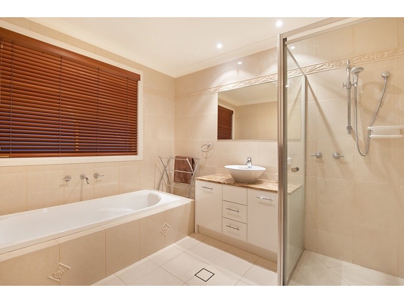 166 Karalta Rd, Erina NSW 2250