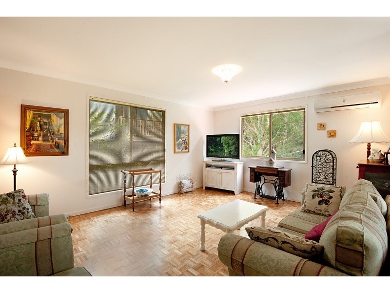 12 Karwin Avenue, Springfield NSW 2250