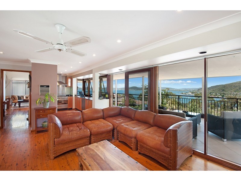 42 Sandstone Crescent, Tascott NSW 2250