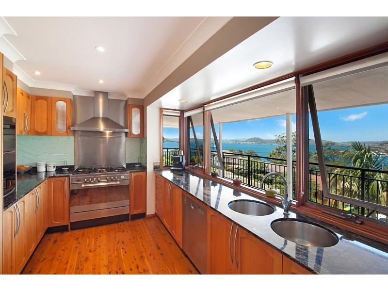 42 Sandstone Crescent, Tascott NSW 2250