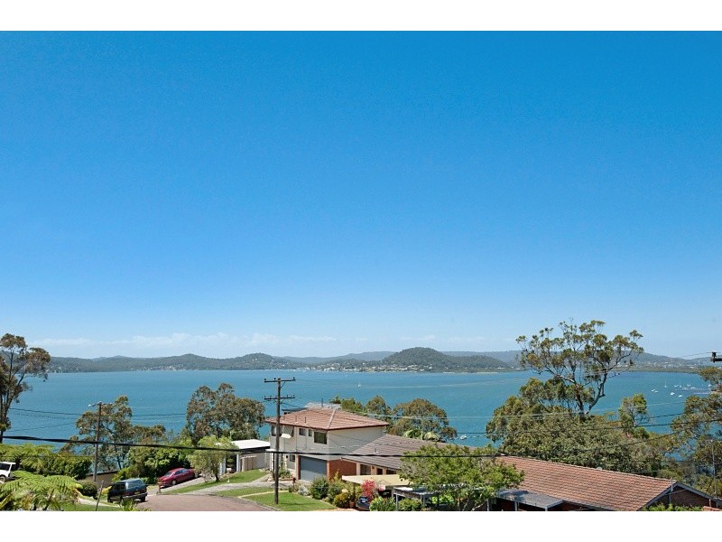 42 Sandstone Crescent, Tascott NSW 2250