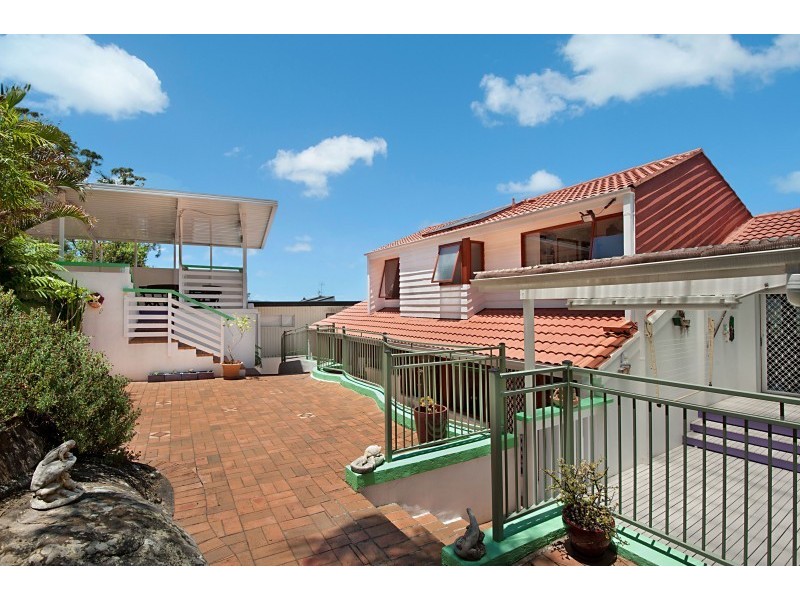 42 Sandstone Crescent, Tascott NSW 2250