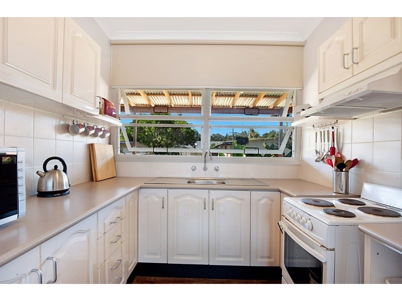 9 Elua Ave, Budgewoi NSW 2262