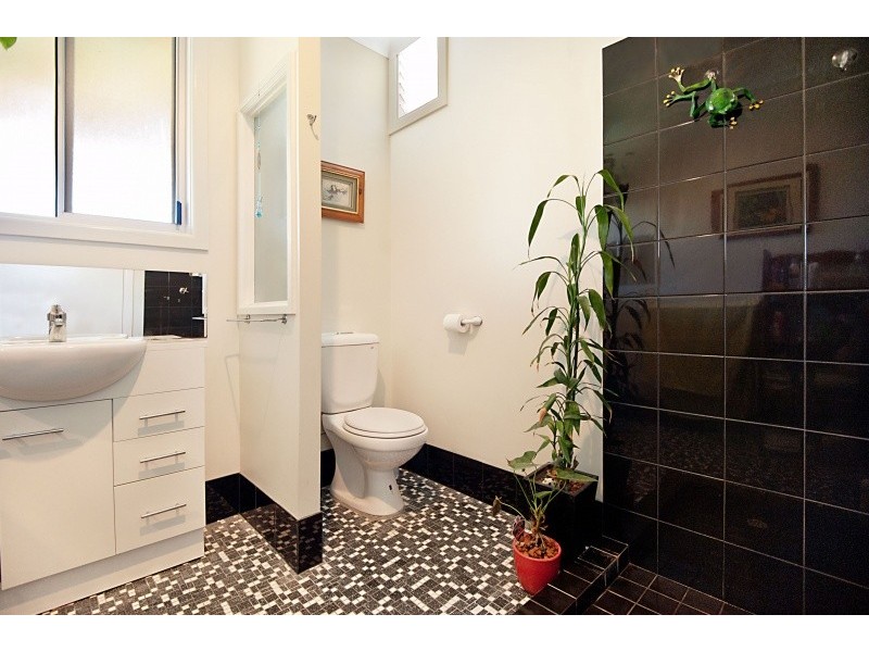 9 Elua Ave, Budgewoi NSW 2262