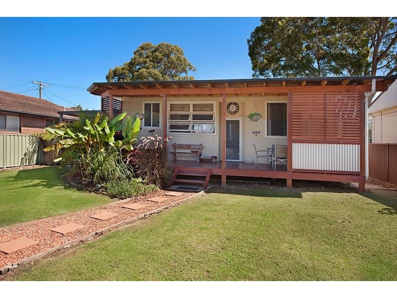 9 Elua Ave, Budgewoi NSW 2262