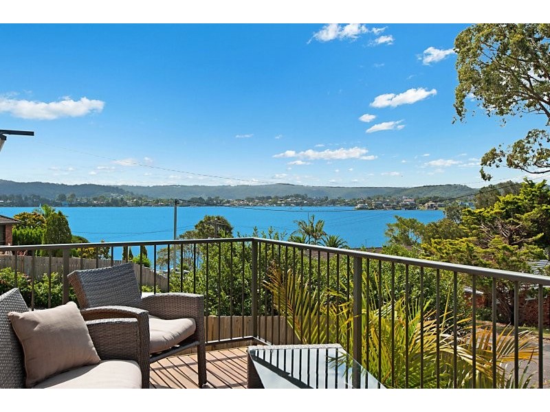 10 Orana Street, Green Point NSW 2251