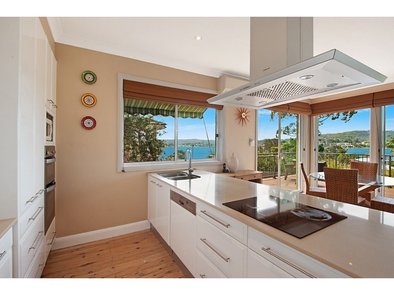 10 Orana Street, Green Point NSW 2251