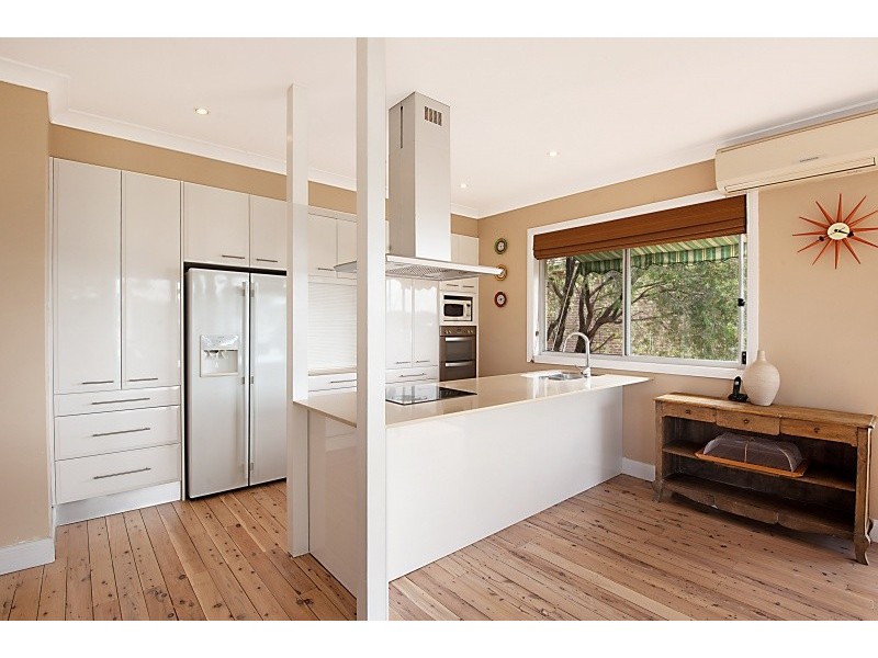 10 Orana Street, Green Point NSW 2251