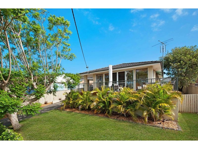 10 Orana Street, Green Point NSW 2251