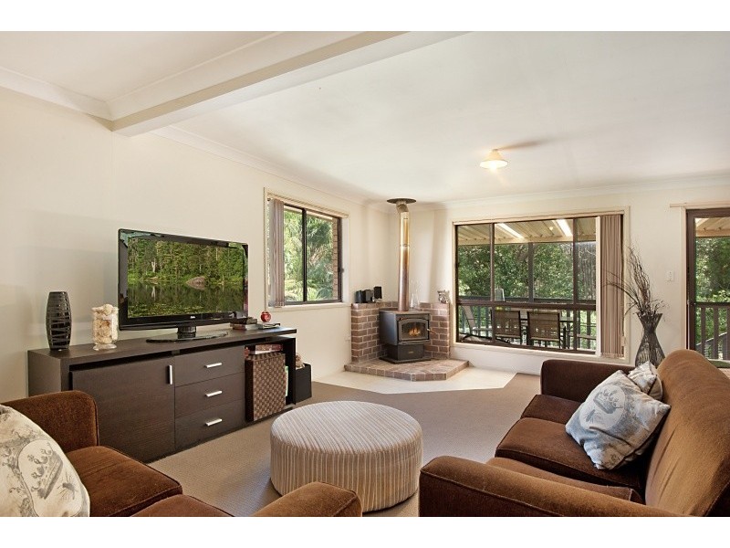 19 Narrawa Ave, Erina NSW 2250