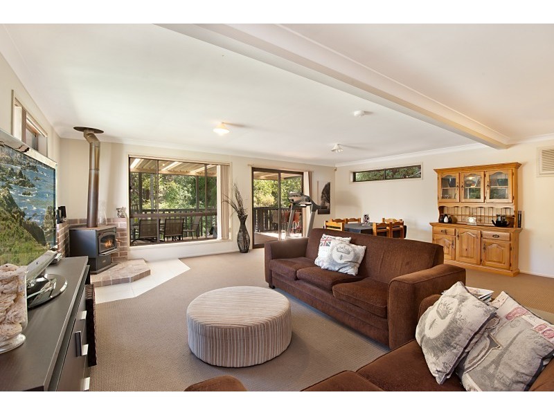 19 Narrawa Ave, Erina NSW 2250