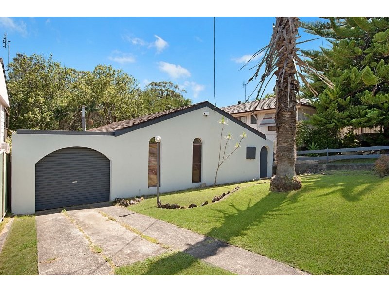 19 Narrawa Ave, Erina NSW 2250