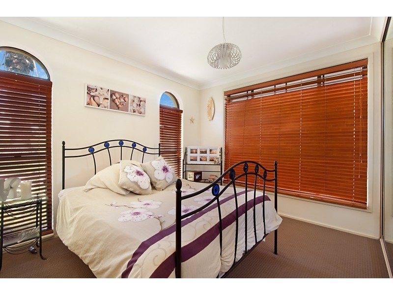 19 Narrawa Ave, Erina NSW 2250