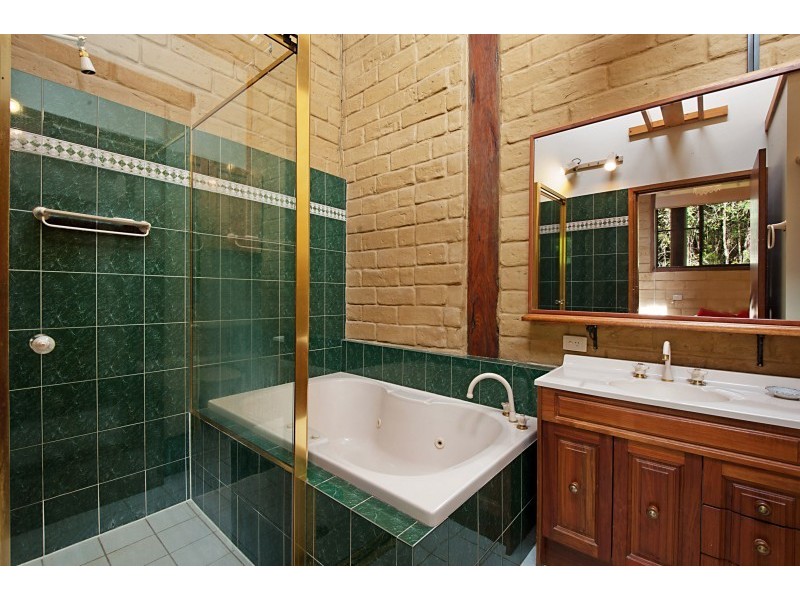 9 Riatta Street, Erina NSW 2250