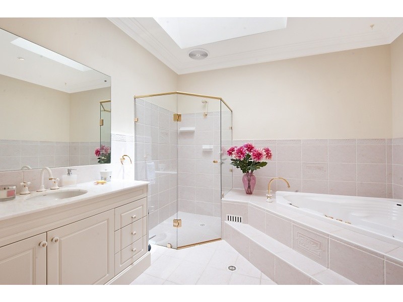 8 Windemere Drive, Terrigal NSW 2260