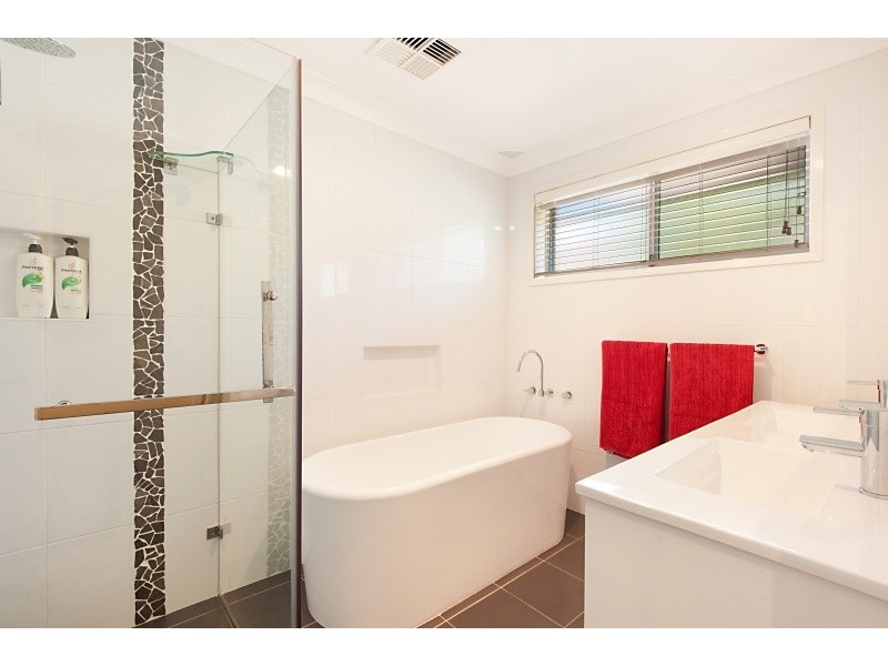 32 Frederick Street, Point Frederick NSW 2250