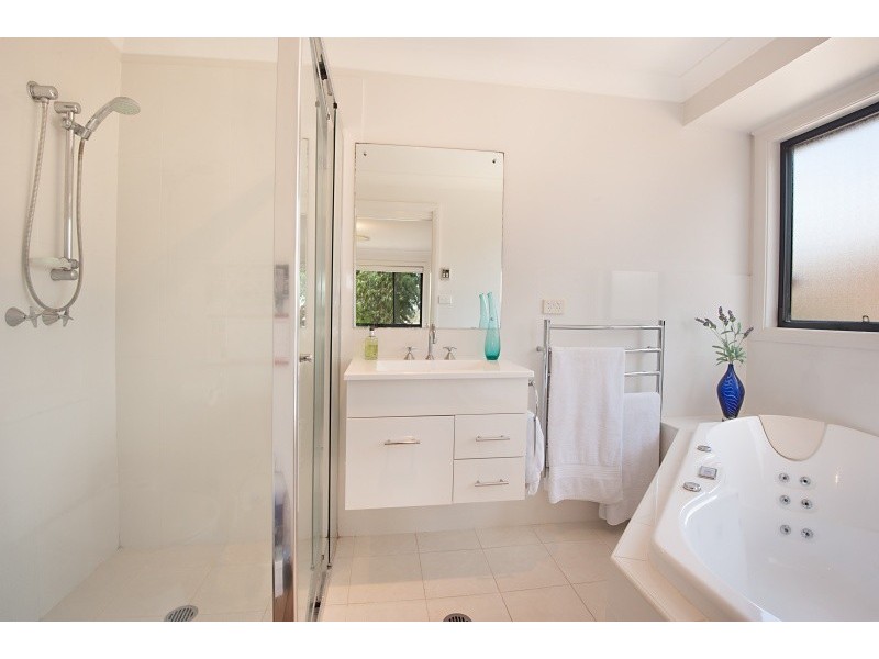 176 Karalta Road, Erina NSW 2250