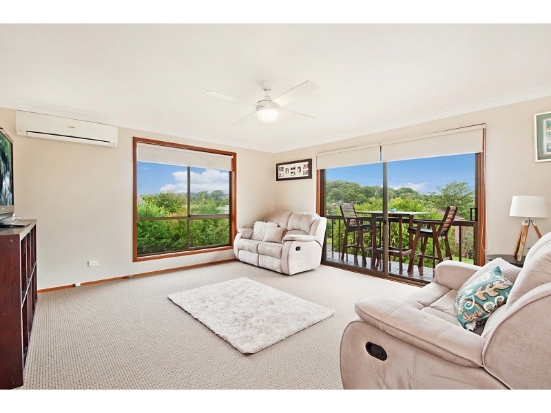 27 Anglers Dr, Bateau Bay NSW 2261