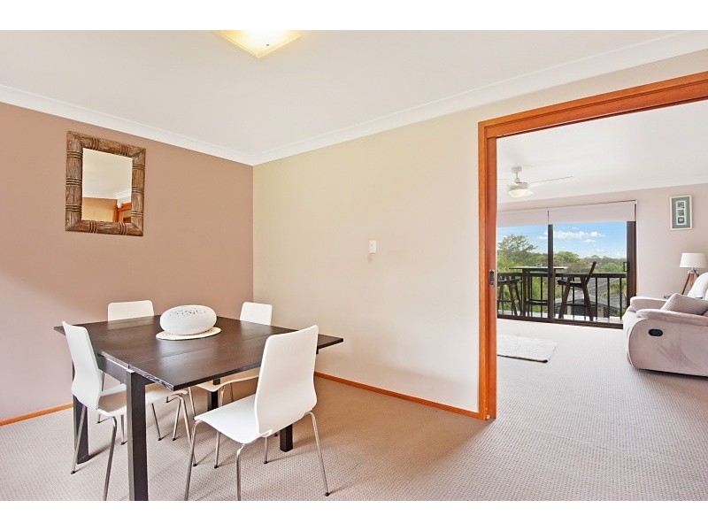 27 Anglers Dr, Bateau Bay NSW 2261