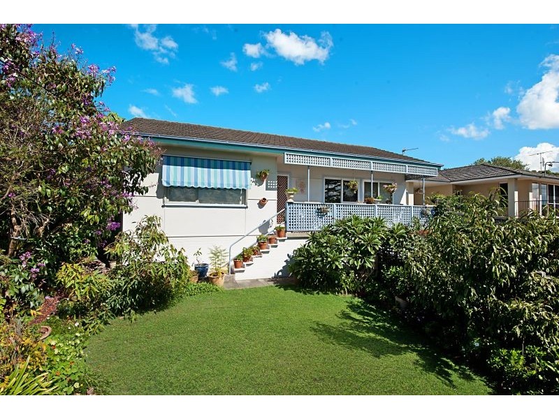 12 Orana Street, Green Point NSW 2251