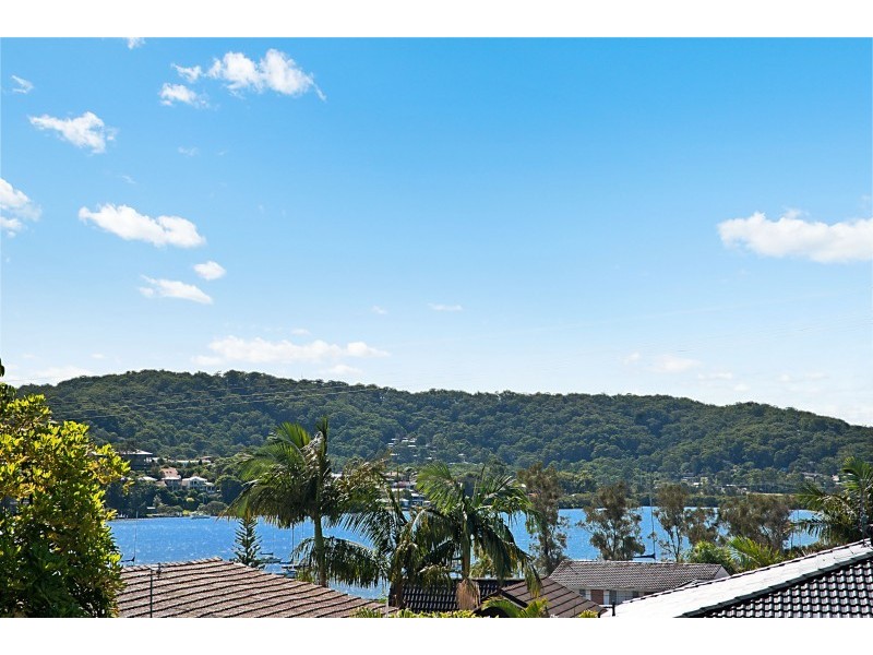 12 Orana Street, Green Point NSW 2251