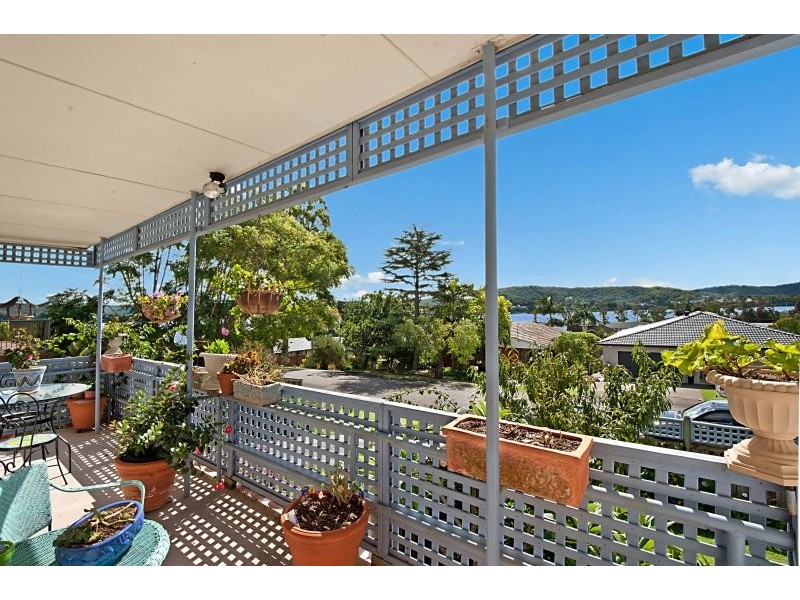 12 Orana Street, Green Point NSW 2251