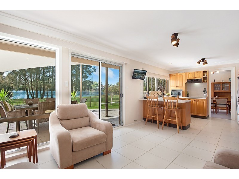 17 Bayside Drive, Green Point NSW 2251