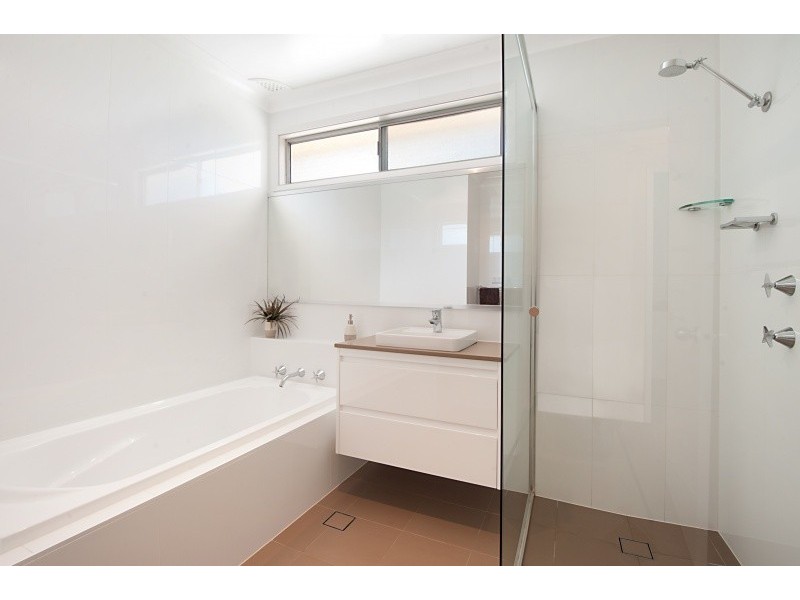 17 Bayside Drive, Green Point NSW 2251