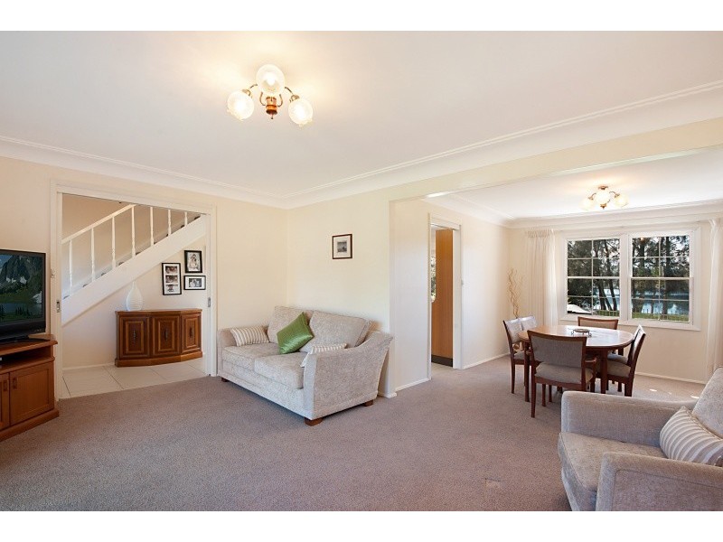 17 Bayside Drive, Green Point NSW 2251