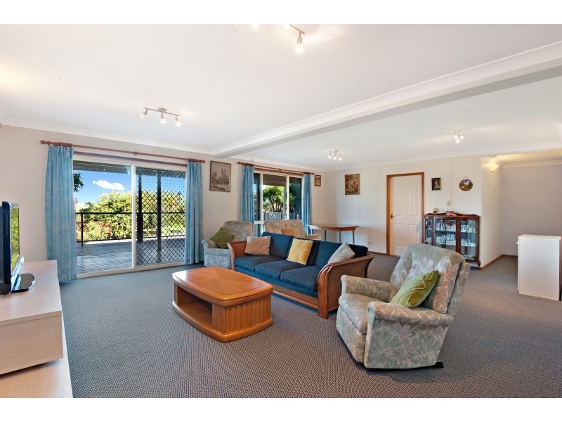33 Morley Avenue, Bateau Bay NSW 2261