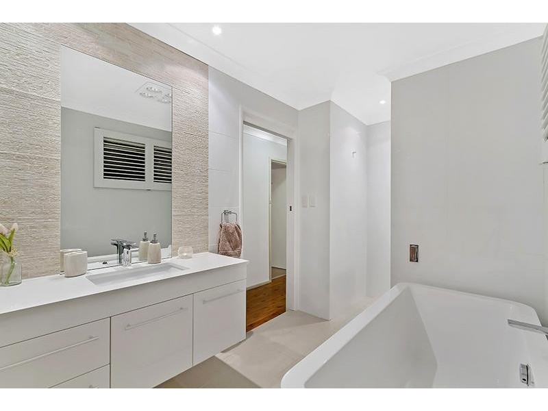 56 Keats Avenue, Bateau Bay NSW 2261