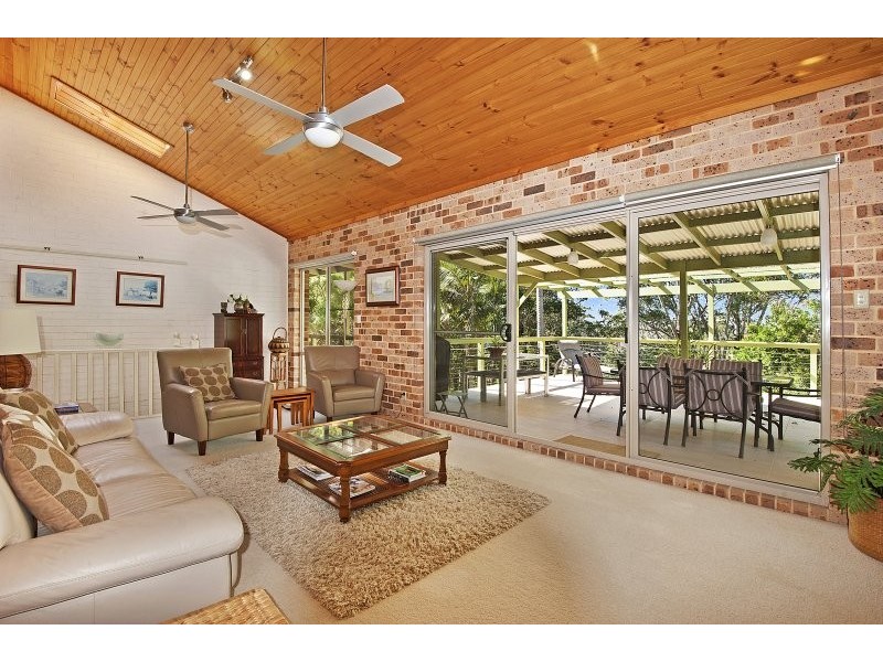 15 Hibiscus Ave, North Avoca NSW 2260