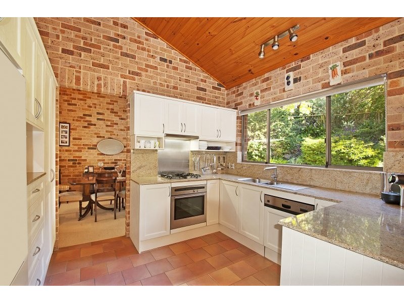 15 Hibiscus Ave, North Avoca NSW 2260