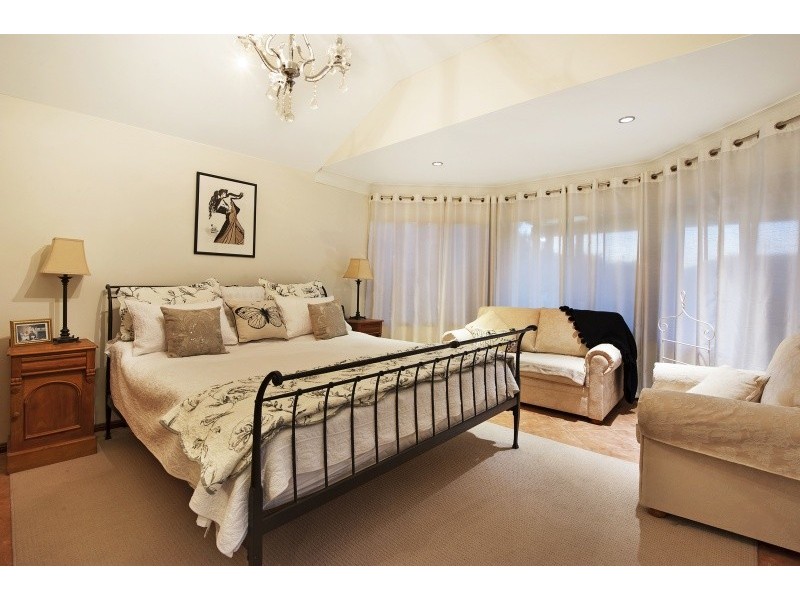 16 Flakelar Crescent, Terrigal NSW 2260